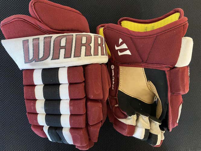 Warrior 14" MIC Pro Stock NCAA Return Franchise Gloves Harvard