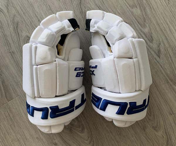 Pro Stock Mitch Marner TRUE XC9 Gloves 13” White / Navy Brand New