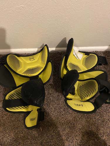 Used Bauer Knee Protector