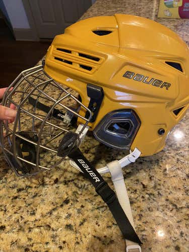 Bauer Re-Akt 200 Hockey Helmet