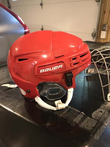 Red New Medium Bauer Re-Akt Helmet