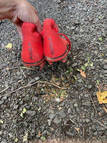 Red Used Men's Size 8.5 (Women's 9.5) Adidas Predator 18.2 Cleats