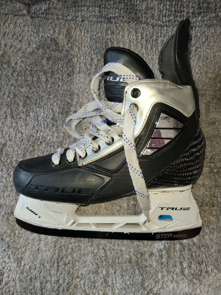 Senior Used True Pro Custom Hockey Skates Size 6.5