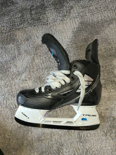 Senior New True Pro Custom Hockey Skates Size 7.5