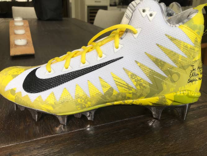 Oregon Stomp Out Cancer Cleats