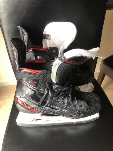 Size 9D Senior Bauer Vapor 2X Regular Width  Size 9 Hockey Skates