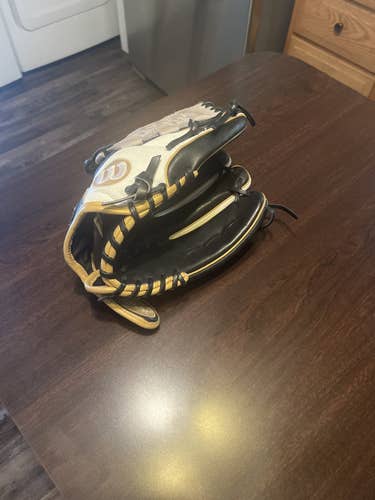 Used Wilson Right Hand Throw A2000 Softball Glove 12.5"
