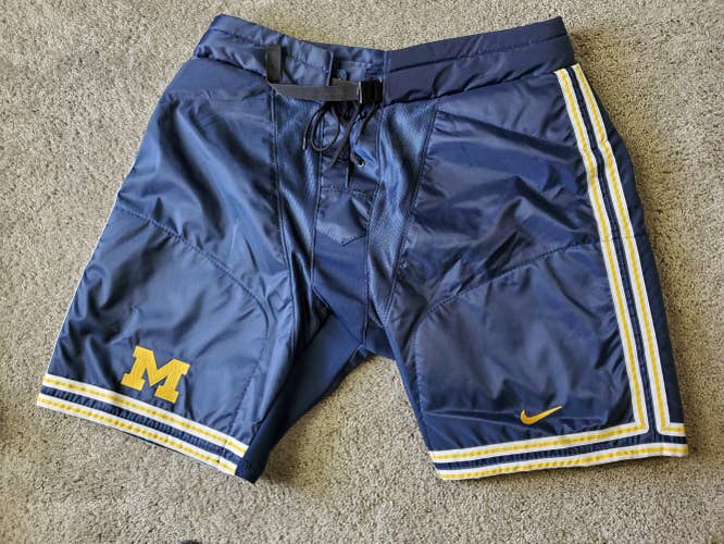 New Michigan Wolverines Supreme Pro Shell SR M