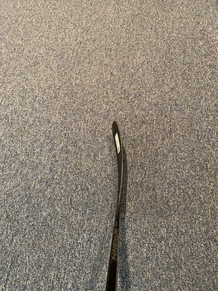 New Right Handed Mid Pattern Grip Nexus League Hockey Stick