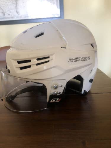 Pro stock Bauer Re-Akt Hockey Helmet