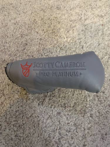 New Scotty Cameron Pro Platinum Headcover