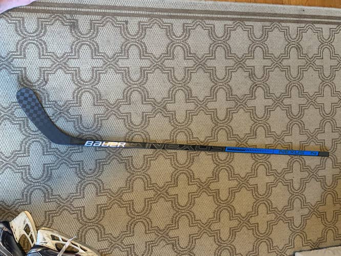 Senior Right P92 77flex Pro Stock Team Nexus Hockey Stick