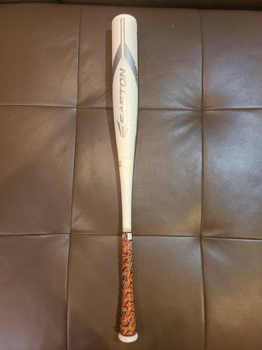 Easton Ghost Whiteout Bat (-5) 31"