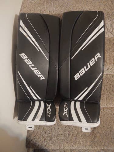 Black Used Junior 26" Bauer Goalie Leg Pads