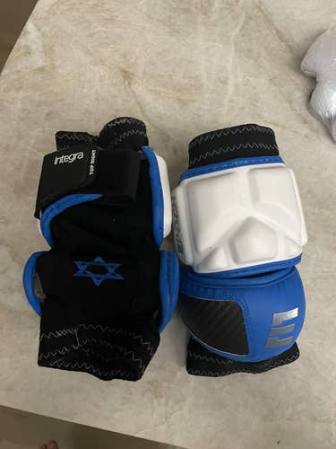 Team israel elbow pads Like New