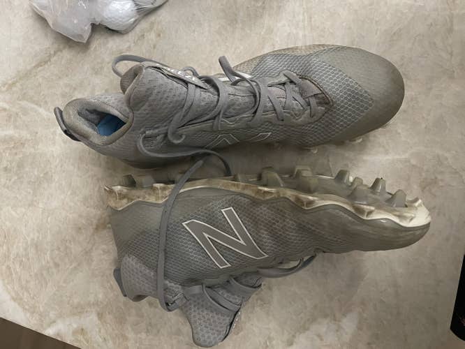 Gray Men's Size 9.5 (Women's 10.5) New Balance Burn X Mid