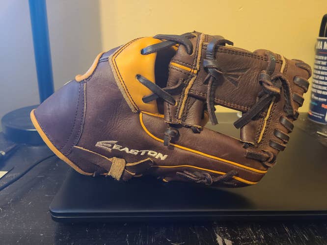 Used Easton Right Hand Throw Core Pro Baseball Glove 11.25"