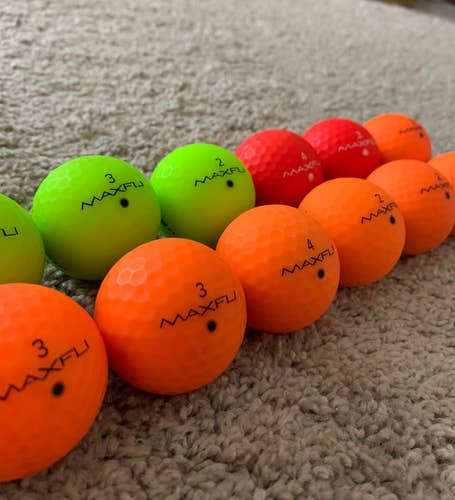 18 Used Neon/Colored Maxfli, Titleist, Bridgestone Golf Balls