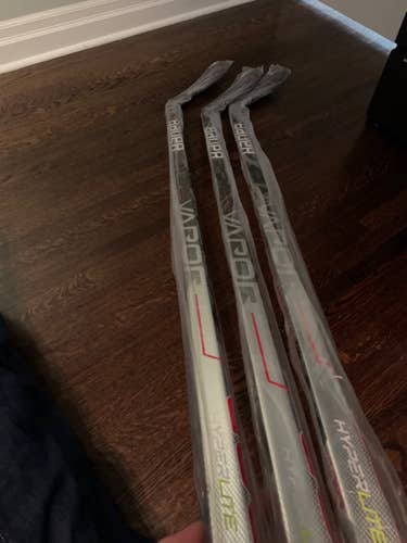 Senior Right Handed Toe Pattern  Vapor Hyperlite Hockey Stick