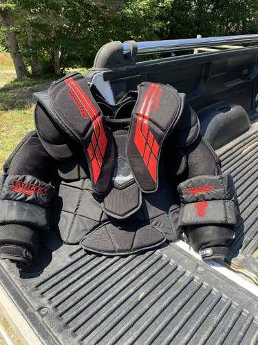 Vaughn Velocity VE8 Pro Carbon Goalie Chest Protector