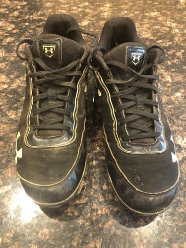 Under Armour black size 6.5 baseball cleats