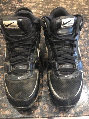 Nike Size 7 black Land Shark Legacy football cleats