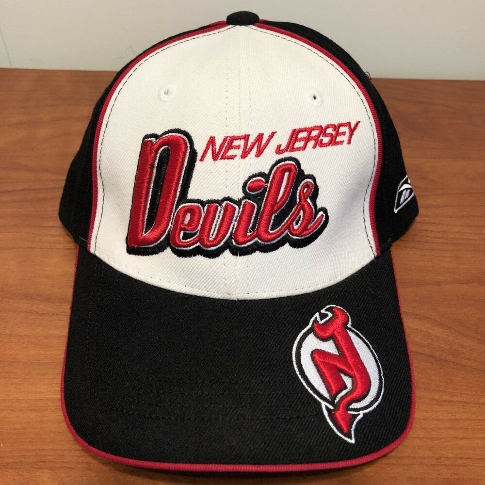 Vintage NHL New Jersey Devils SportsChannel Pinstripe Snapback Hat – 🎅 Bad  Santa