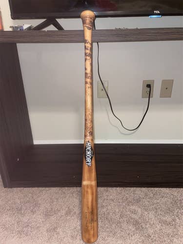 Used Wood Pro maple OL7 33.5" Bat