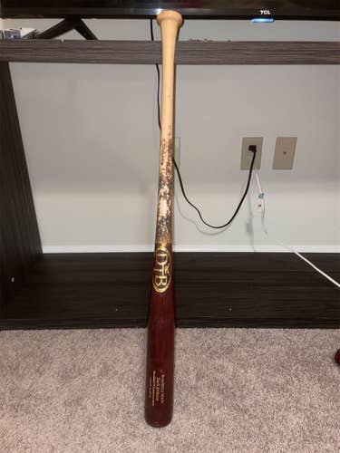 Used Wood KB17-3 33.5" Bat