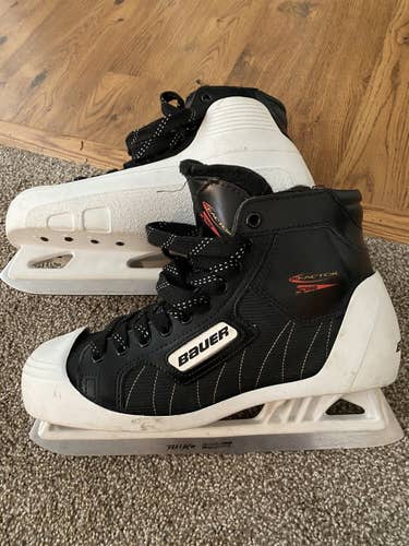 Used Bauer Regular Width Size 9 Reactor 5000 Hockey Goalie Skates