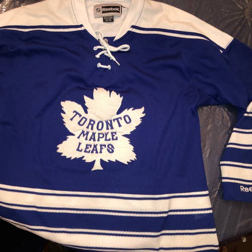 Kids Maple Leafs jersey