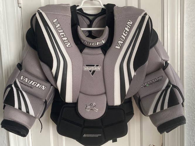 Senior Used Large Vaughn Ventus SLR Pro Carbon Goalie Chest Protector