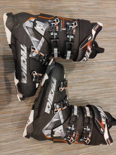 Used Tecnica All Mountain Mach 1 Ski Boots Medium Flex