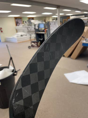 Senior Right Handed Toe Pattern Pro Stock Vapor FlyLite Hockey Stick