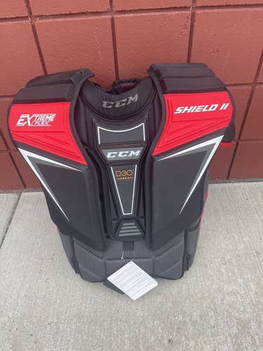 Large CCM  Extreme Flex Shield 2 Goalie Chest Protector