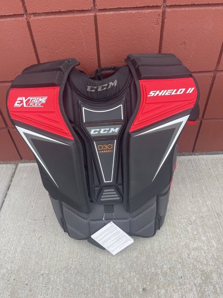 Large CCM Extreme Flex Shield 2 Goalie Chest Protector