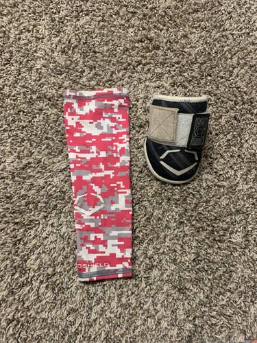 Youth EvoShield Elbow Guard+Pink camo arm sleeve