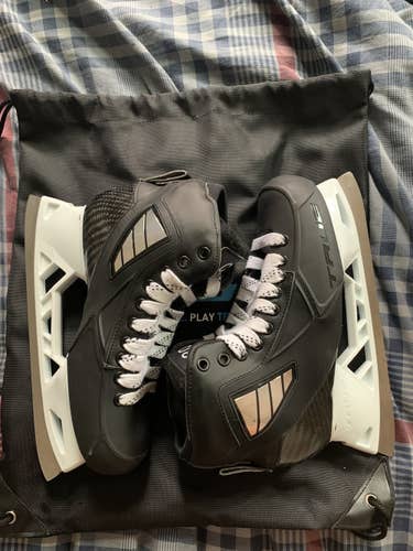 New True Regular Width Pro Stock Size 8 Goalie Skates