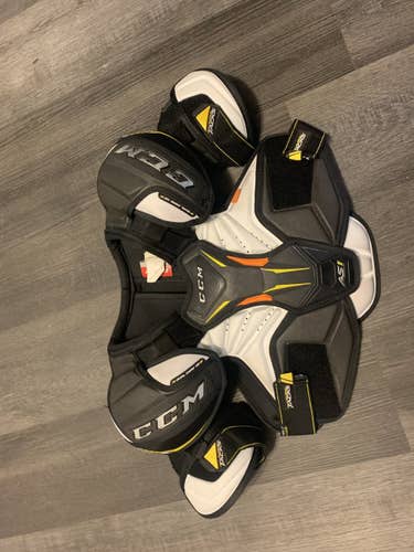 Senior Small CCM  Super Tacks AS1 Shoulder Pads