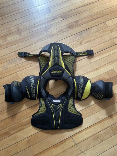 Bauer Supreme Matrix shoulder pads Jr lrge