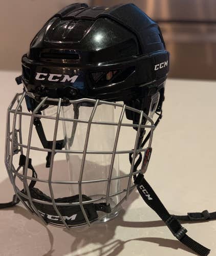 Black CCM Fitlite 3DS Junior (age 7-11) Helmet Combo