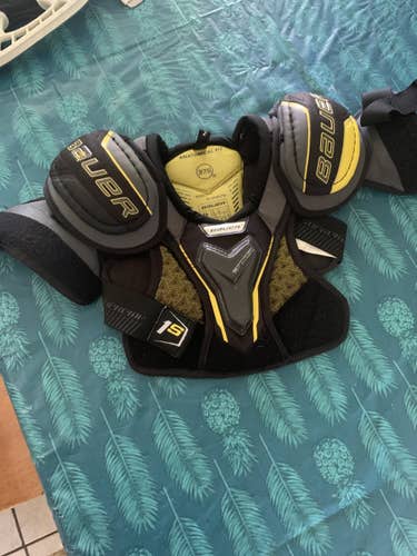 Youth Bauer Shoulder pads