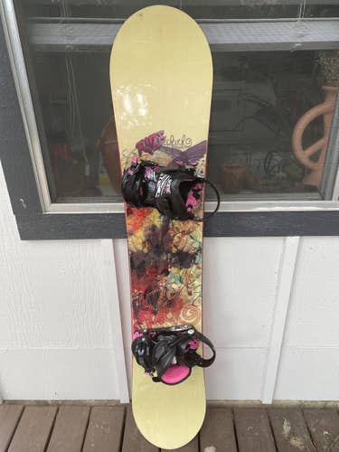 Used Women's Ride Snowboard Freestyle With Bindings Soft Flex Directional Twin