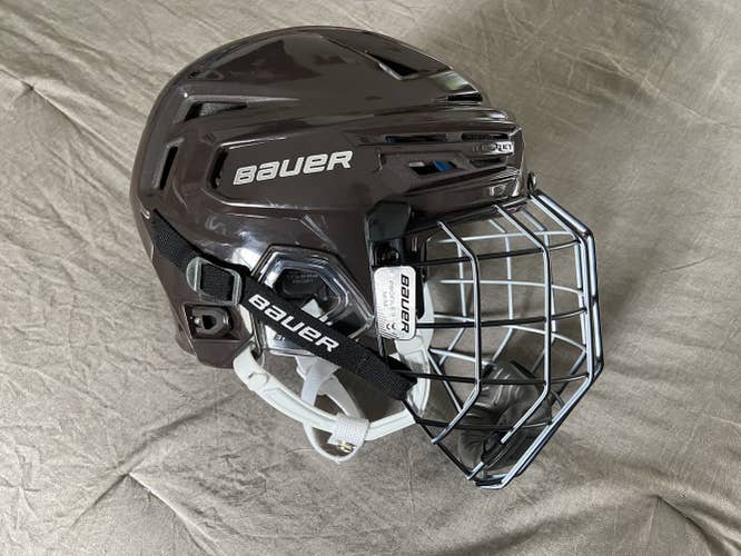 Brown Used Medium Bauer  Re-Akt 150 Helmet