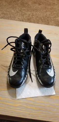 Black Youth Used Unisex Molded Cleats Nike Low Cut