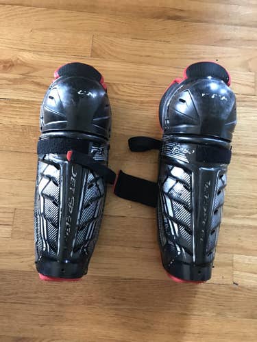 Junior CCM  JetSpeed FT350 Shin Pads