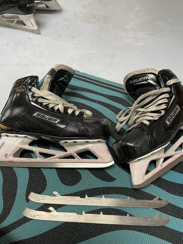 Used Bauer Regular Width  Size 8 Supreme S29 Hockey Goalie Skates with Extra Blades