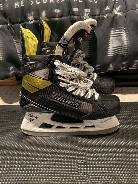 Senior Bauer Regular Width Size 7.5 Supreme 3S Hockey Skates
