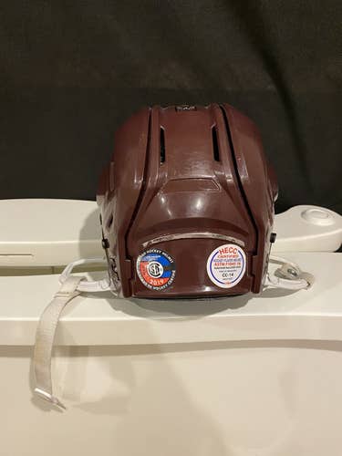 Maroon Bauer Re-Akt 150 Helmet Small Used