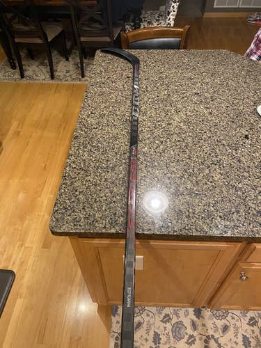 Senior Right Handed Mid Pattern  JetSpeed FT3 Pro Hockey Stick